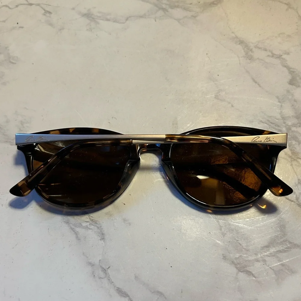 Anne Klein round/cat eye tortoise shell sunglasses